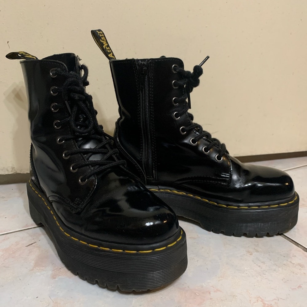 Jadon platform dr marten boots